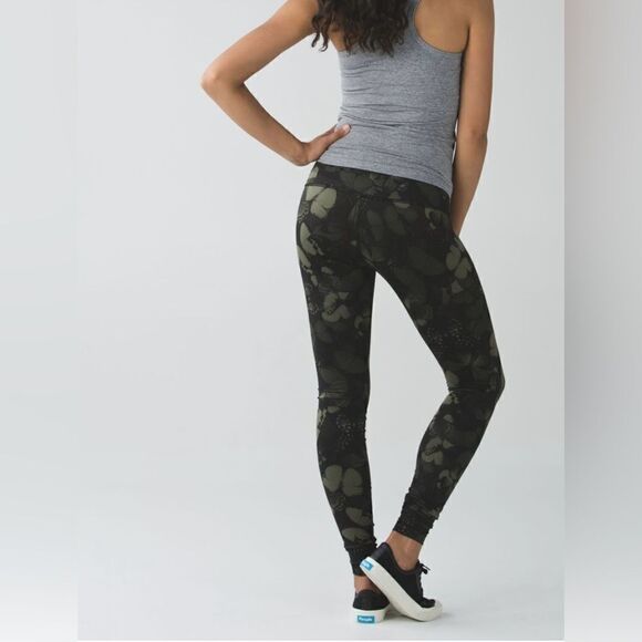 Lululemon Wunder Under Pant *Full-On Luon
Biggie So Fly Butterfly Size 4 - Picture 3 of 11